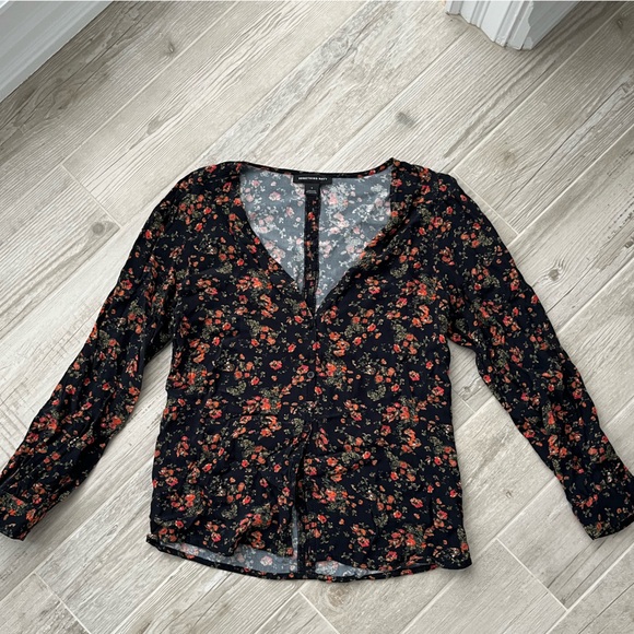 Something Navy - Floral Blouse - Picture 3 of 3